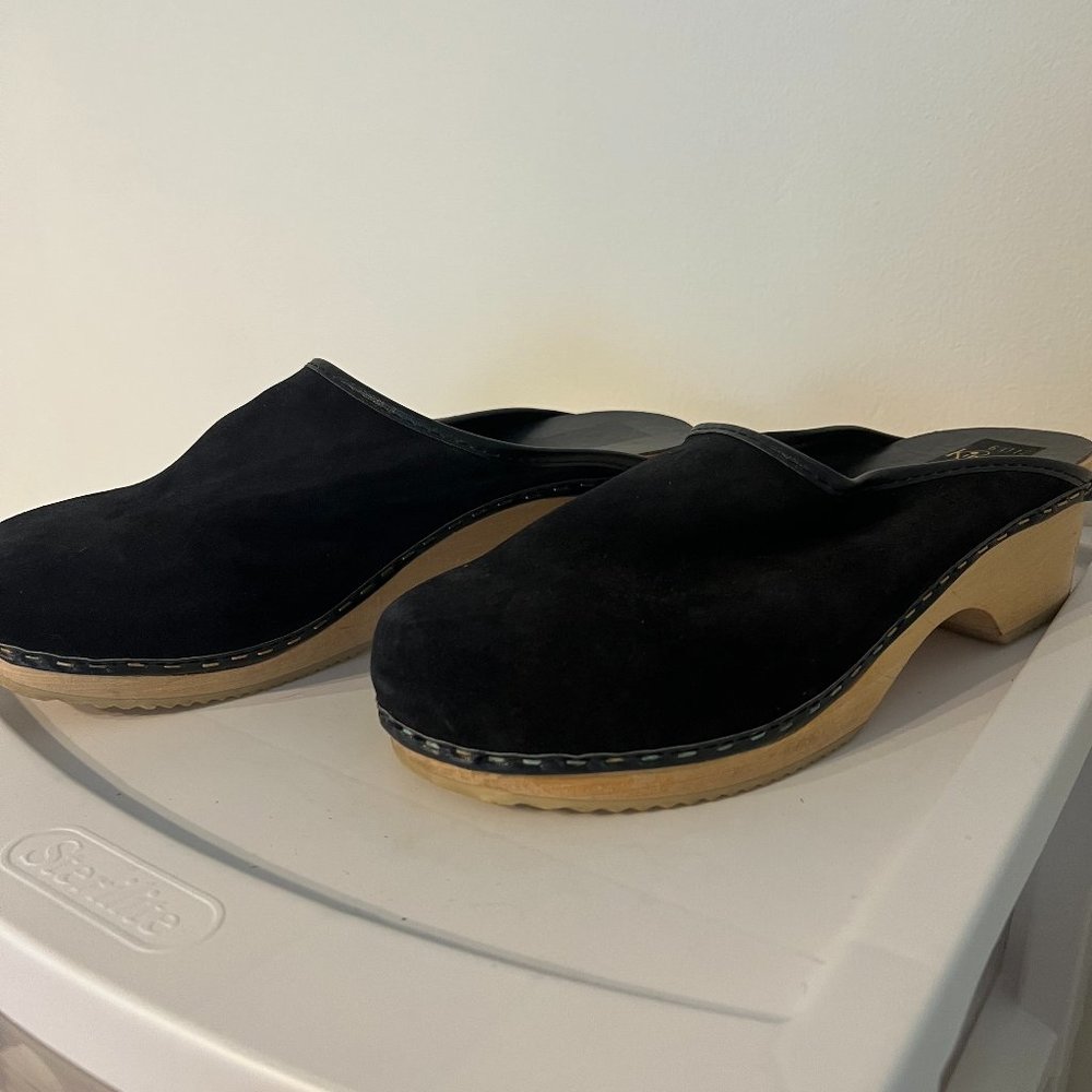 Italian Kinney clogs, size 9, black